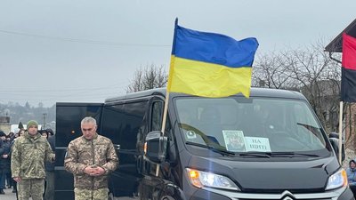 На Тернопільщині сьогодні попрощаються з бійцем, якого розстріляли в полоні. ВІДЕО