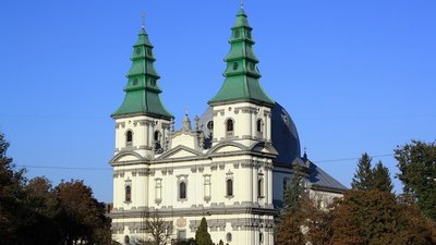 Щоб заспокоїти чужих парафіян, УГКЦ збудує дитмайданчик на Новому світі