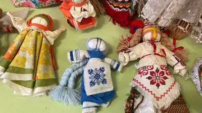 У Тернополі діє виставка ляльок-мотанок