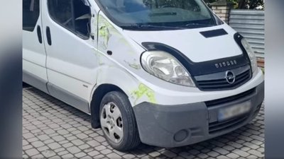 П'яний водій "вдарив" маршрутку і автомобіль та хотів відкупитися: давав 400 євро. ВІДЕО