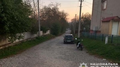 На Тернопільщині жінка на скутері в'їхала в автомобіль