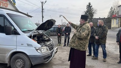 Понад 40 автомобілів відправили ЗСУ тернопільські волонтери