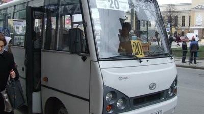 Тернопільського журналіста ледь не збила маршрутка
