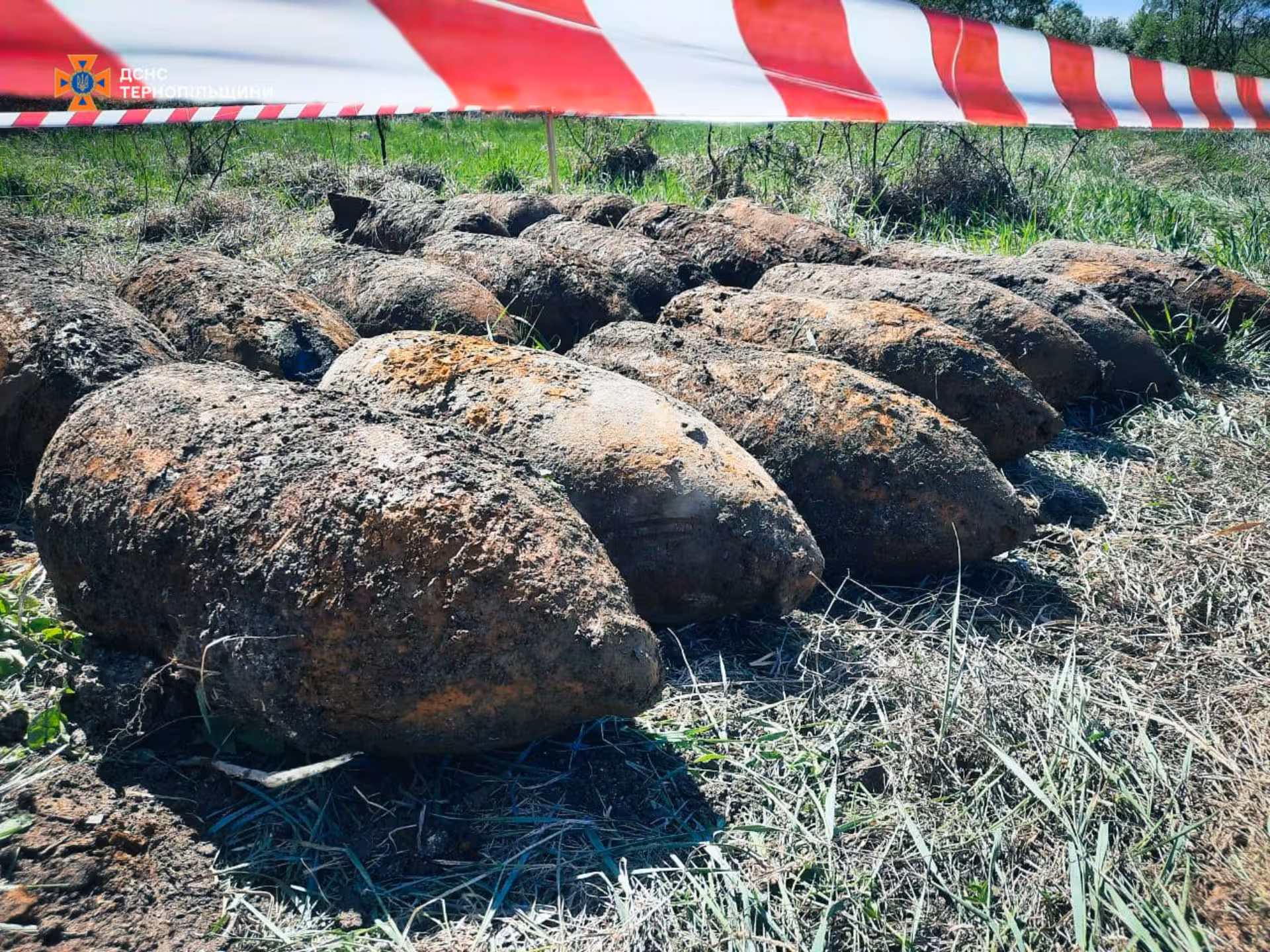 Вибухи біля Тернополя: мешканців просять зберігати спокій