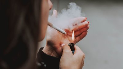 В одній з громад Тернопільщини заборонили курити біля церков