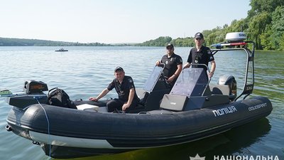 Тернопільський став патрулює водна поліція. ФОТО, ВІДЕО