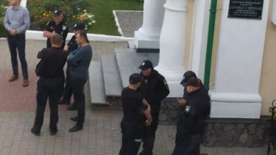 У монастир московського патріархату на Тернопільщині прийшла поліція: що там відбувається?