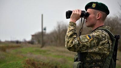 Куля поцілила в голову: прикордонник застрелив чоловіка, котрий намагався втекти в Румунію