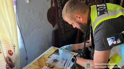 Залишали "товар" в лісі: групу наркоторговців викрили на Тернопільщині