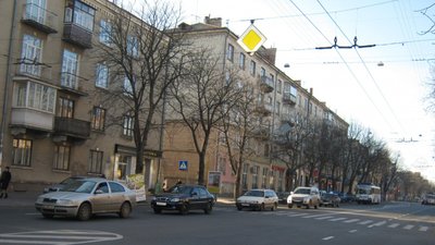 На одній з вулиць у центрі Тернополя частково обмежать рух транспорту