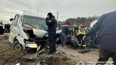 Загиблий і 14 травмованих: наслідки ДТП на Тернопільщині. ФОТО