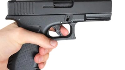 Озброєний чоловік влаштував стрілянину: тривожний інцидент у Тернополі. ВІДЕО