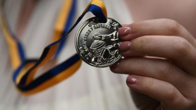 Для кращих випускників шкіл у Тернополі з’являться спеціальні відзнаки