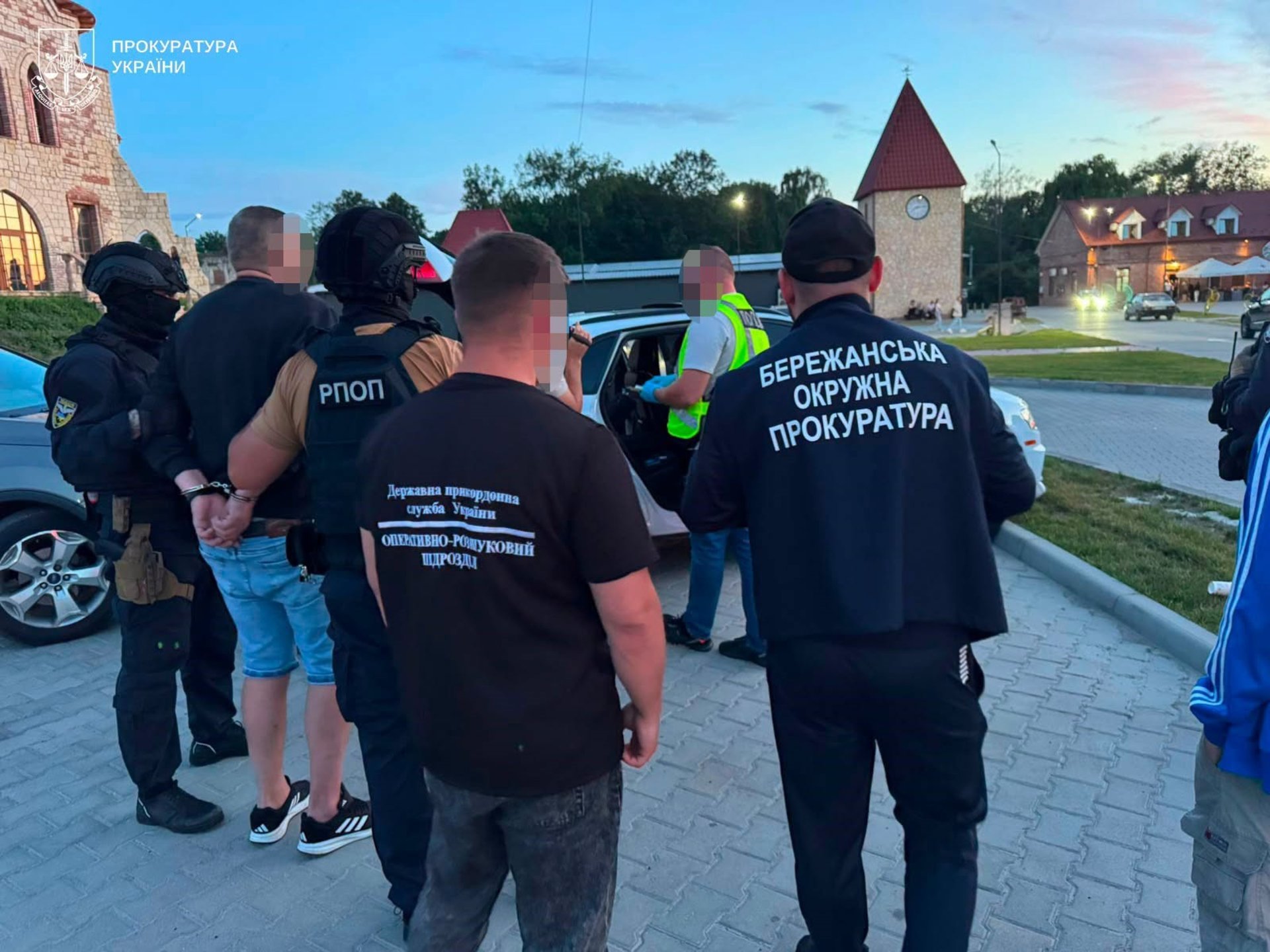 В Бережанах приймали гроші від ухилянтів
