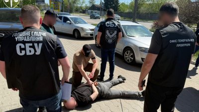 Керівник ТЦК вимагав абонплату за непризов