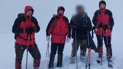Загруз у снігах і не міг рухатися: біля Говерли врятували туриста з Тернопільщини. ФОТО