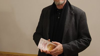 Графік і дизайнер з Тернополя презентував нову виставку