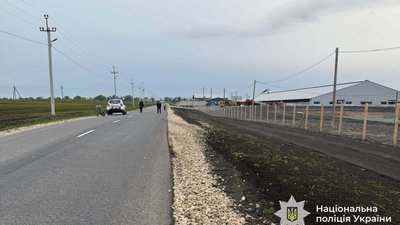 Водій збив на смерть пішохода і протаранив припаркований автомобіль