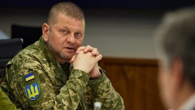 Залужний скасував скандальну вимогу, яка забороняла чоловікам виїжджати за межі області без дозволу військкомату