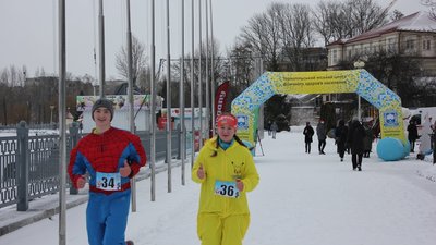 У Тернополі влаштували костюмований новорічний забіг. ФОТО