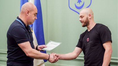 Боєць "Азову", котрий пройшов шлях від Іловайська до "Азовсталі", отримав житло від Тернополя