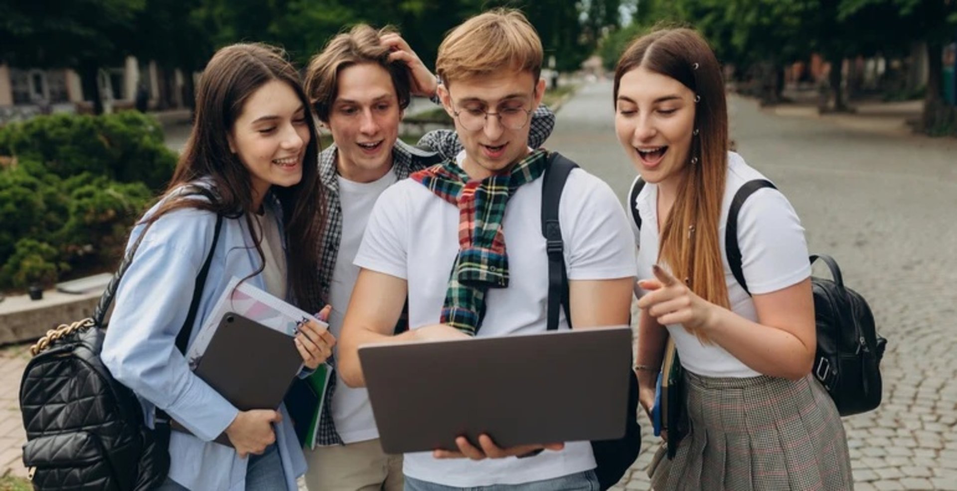 Скільки випускників Тернопільщини здали тест на 200 балів: результати НМТ