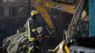 У рятувальних роботах у Тернополі залучено понад 230 рятувальників