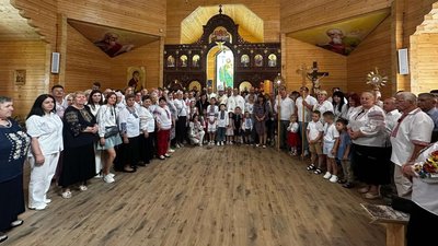 У новому дерев'яному храмі в Тернополі освятили іконостас