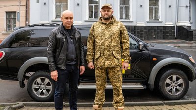 Тернопіль для ЗСУ: новий позашляховик для 35-го стрілецького батальйону