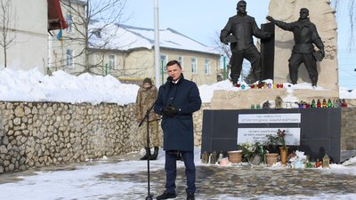 У Збаражі вшанували пам'ять наймолодших Героїв Небесної Сотні. ФОТО, ВІДЕО