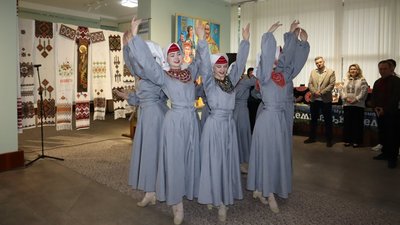 Вишиванки і кривульки: цікаві виставки діють у тернопільському музеї. ФОТО