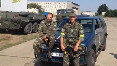 Тернопільський "Автомайдан" відправив в зону АТО 13 автомобілів, бойову машину та "швидку"