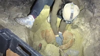 "Побачили пляму": у печері на Тернопільщині зробили несподіване відкриття. ВІДЕО