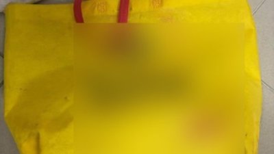 Серед ночі у під'їзді тернопільської багатоповерхівки знайшли немовля