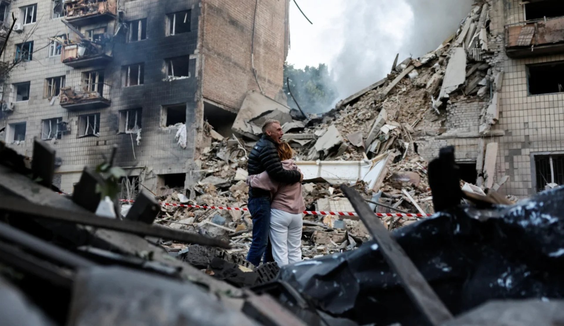 Зруйнували цілий під'їзд: внаслідок нічної атаки у Києві загинуло щонайменше 15 людей