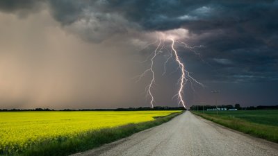 Дощі та грози: на Тернопільщині оголосили штормове попередження
