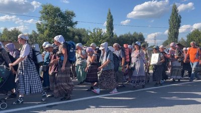 Хода прихильників московської церкви суне на Тернопільщину: поліція та місцеві мешканці готуються їх "зустріти". ВІДЕО