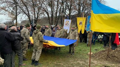 На Тернопільщині вчора попрощалися із двома загиблими Героями. ФОТО