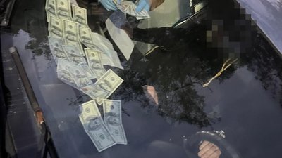 Затримали директора коледжу, який наживався на потенційних ухилянтах