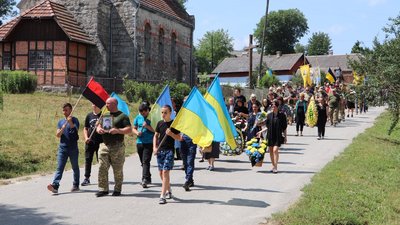 На Тернопільщині попрощалися із загиблим захисником Юрієм Боднарчуком. ФОТО