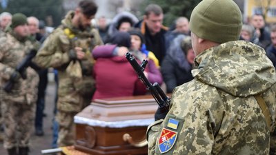 На Тернопільщині прощаються із Дмитром Філіповичем, котрий загинув внаслідок мінометного обстрілу. ФОТО
