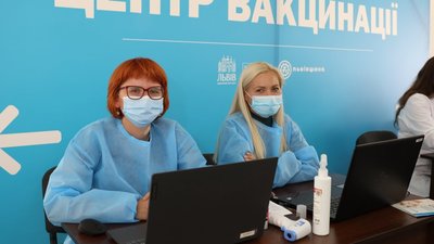 В одному з центрів вакцинації Тернополя почали щеплювати дітей