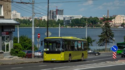 Наслідки атаки: у Тернополі тимчасово змінено рух громадського транспорту