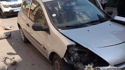 П'яний бовдур поцупив автомобіль, але далеко не заїхав