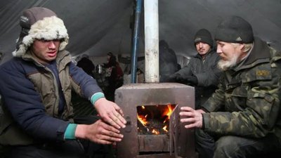 Без зарплат і послуг: чому громади по всій Україні не можуть провести навіть прості платежі