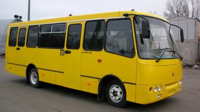 Області потрібно ще півсотні автобусів, бо доведеться закривати школи