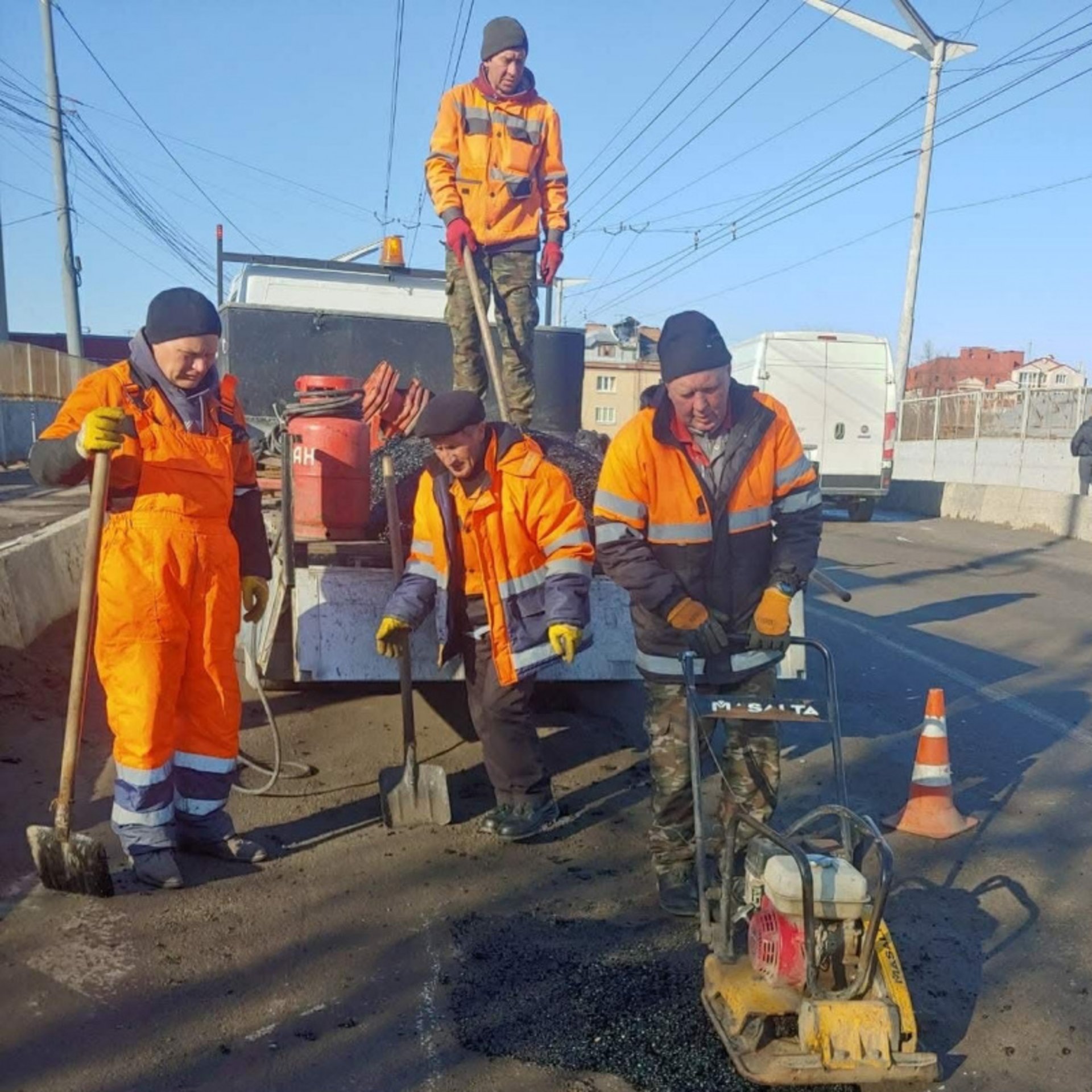 В Тернополі тривають роботи з ліквідації аварійної ямковості на дорогах