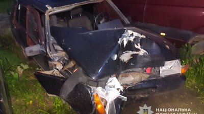 У Тернополі 16-річний юнак викрав автомобіль і розтрощив його об стовп