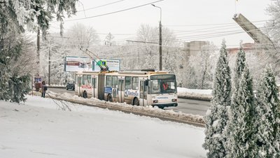 Громадський транспорт у Тернополі працює, незважаючи на сильні снігопади