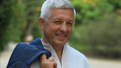 "Бізнес дуже великих дядь": відомий підприємець дезертирував з війська і втік закордон